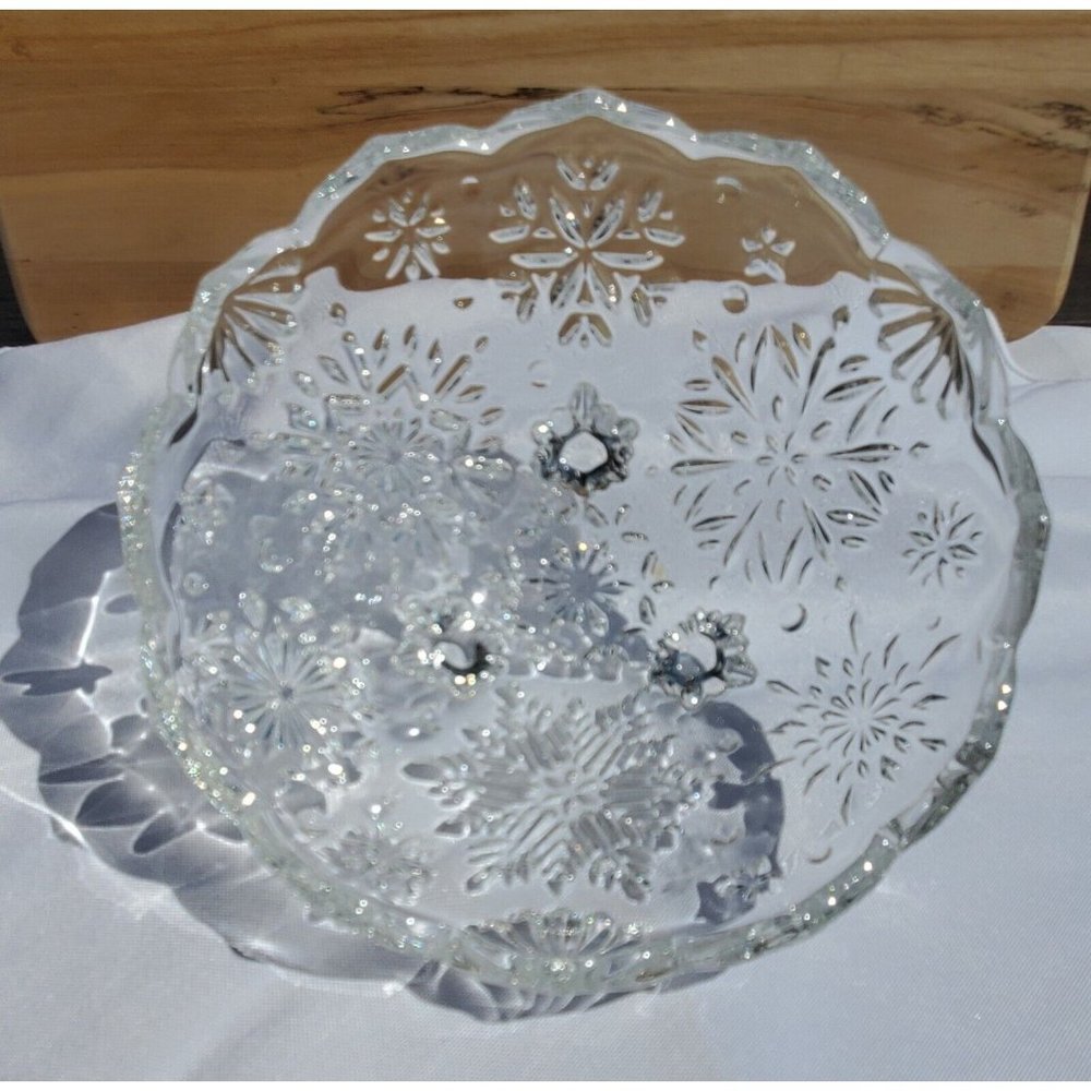 Vintage Mikasa Holiday Classics Snowflake Bowl 6.5" German crystal 3 footed base - Picture 4 of 7